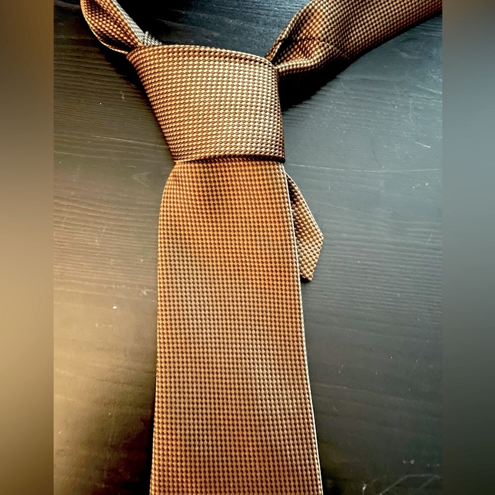 Giorgio Armani vintage men’s hand made silk brown tie